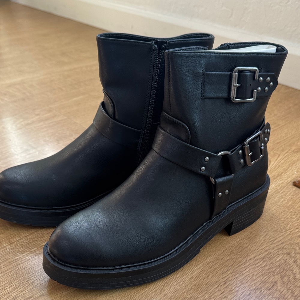 Sleek Black Moto Boots with Buckle Detail